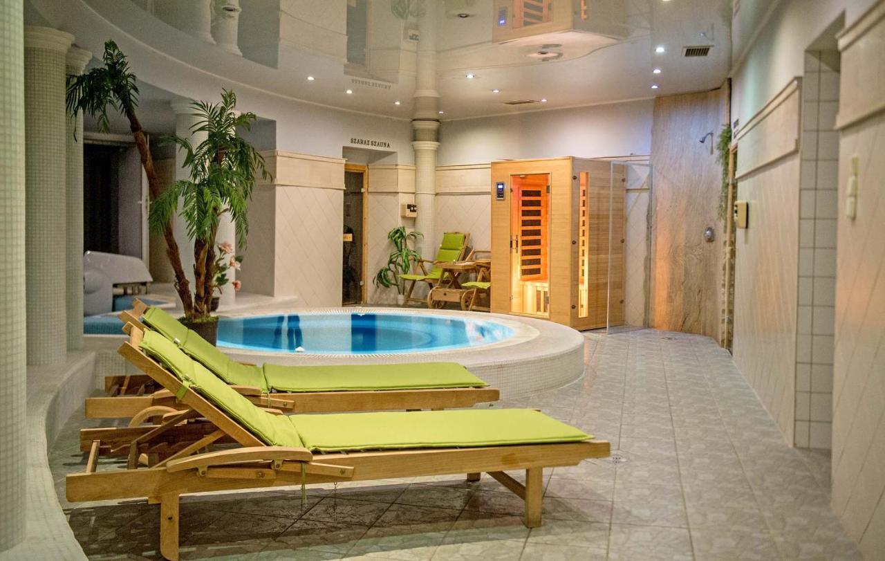 Hozam Wellness Es Apartman Solnok Dış mekan fotoğraf